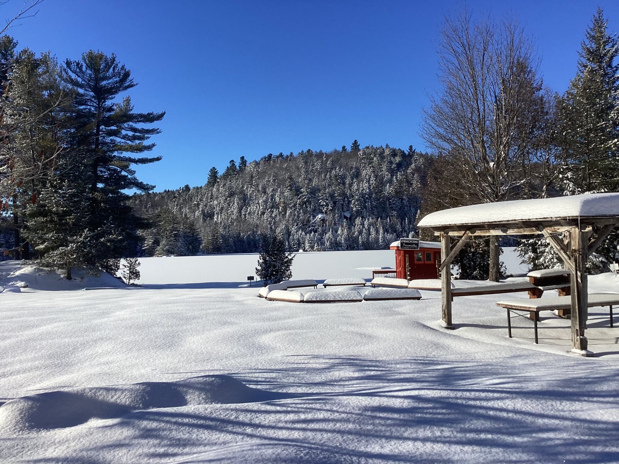 Camping aux berges du lac Castor