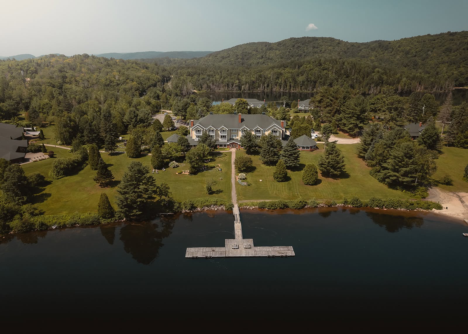 Auberge du lac-à-l'Eau-Claire