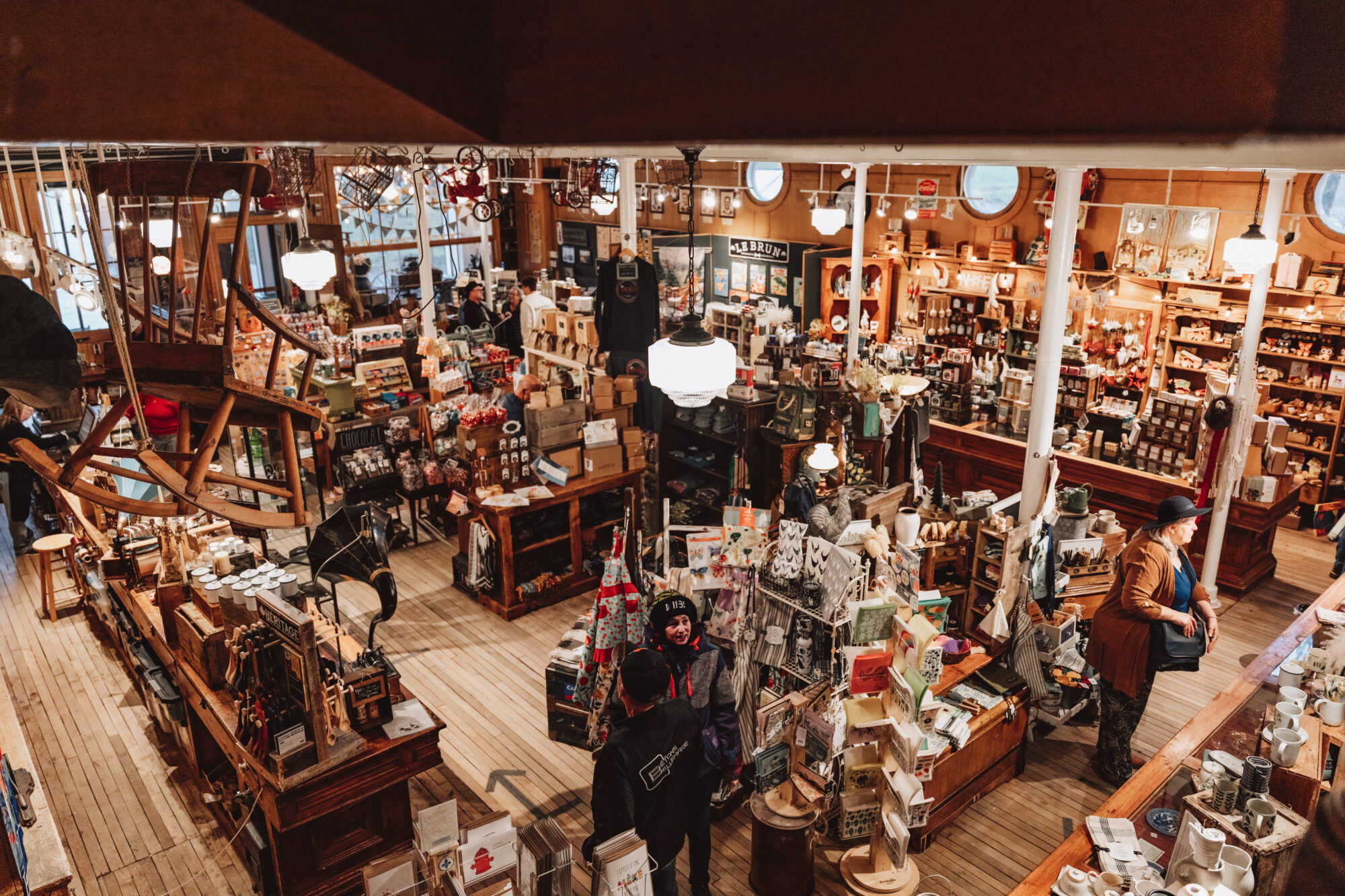 Intérieur du magasin général Le Brun à Maskinongé