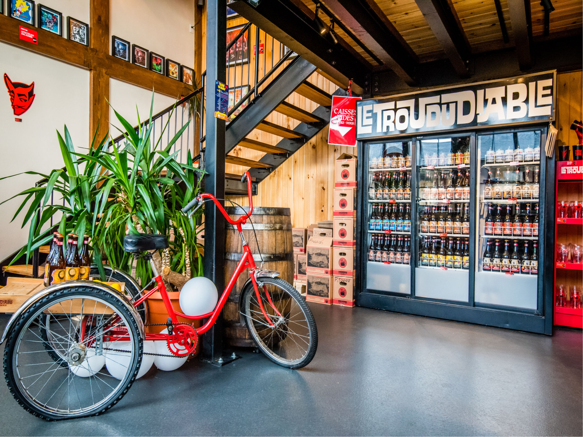 Intérieur de la boutique du Trou du diable