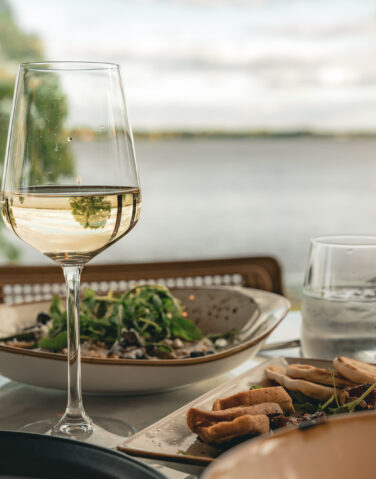 rouge vin, restaurant