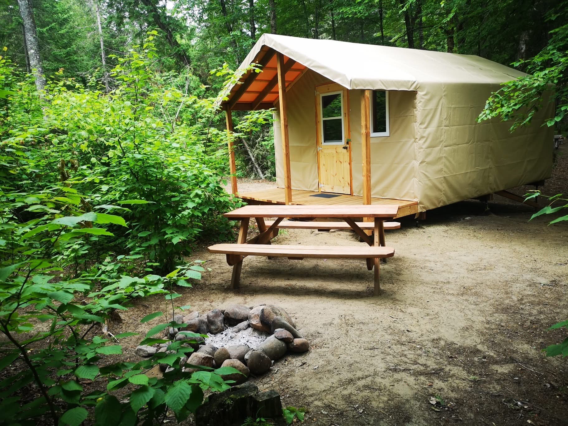 Éco-tente à Coop Aventures Matawin