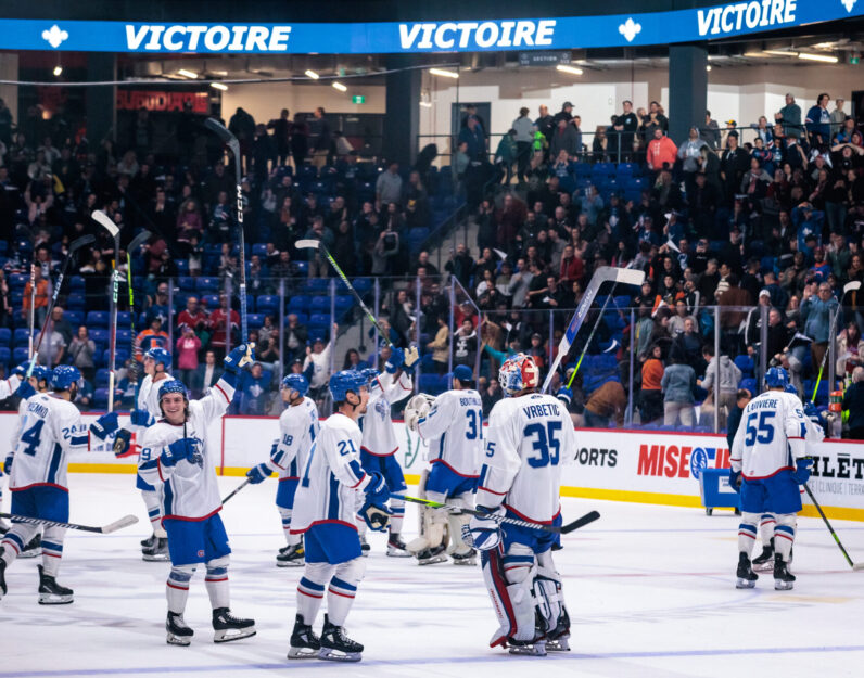 Célébrations de fin de match de hockey des Lions de Trois-Rivières