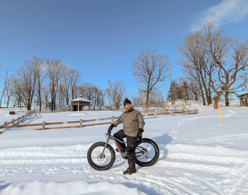 Balade en fatbike à assistance électrique au Baluchon Éco-villégiature